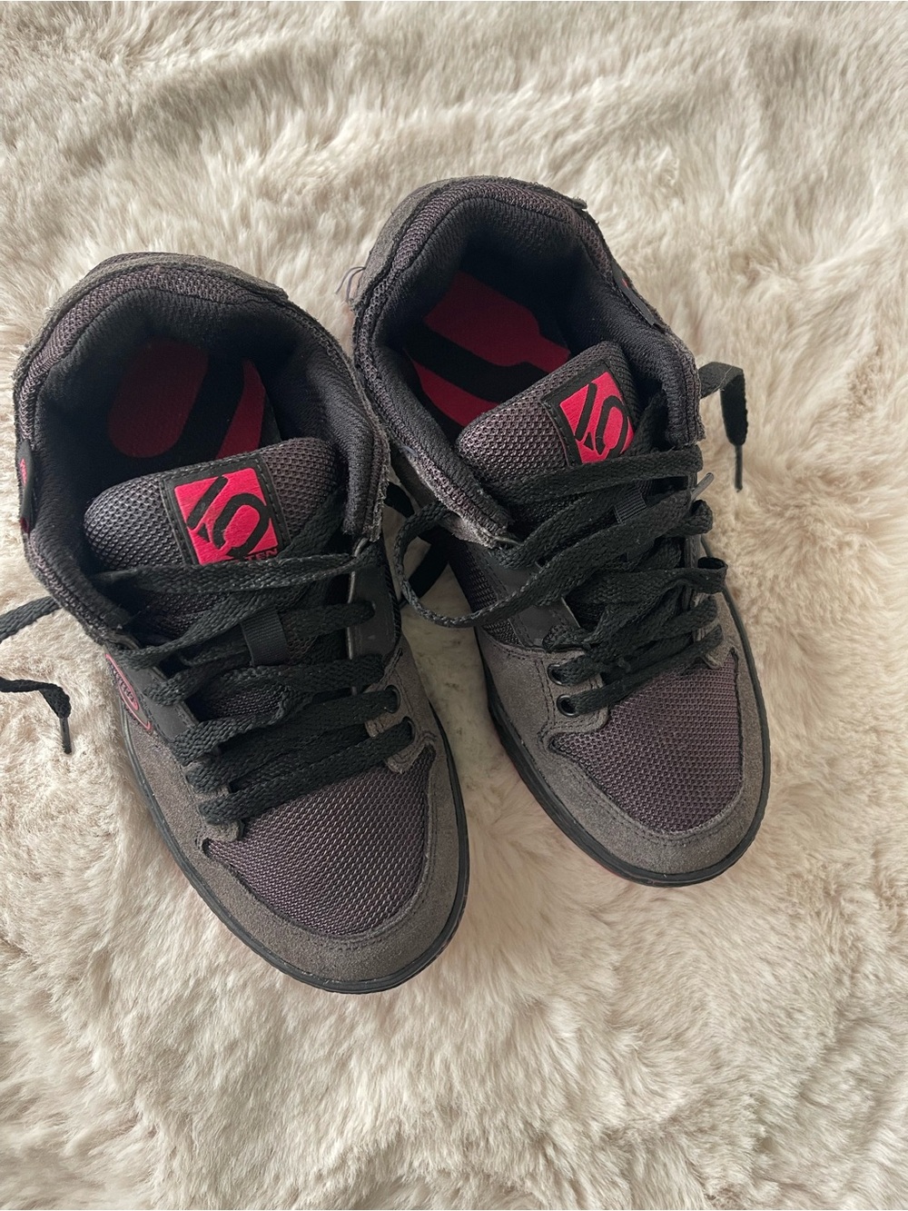 Adidas five ten shoes womens sz 6.5 - Picture 4 of 8